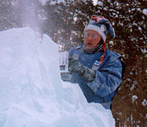 Kai Törmikoski sculpting ice sculpture in Yakutsk, Siberia 1998. Photo by Marika Tormikoski.